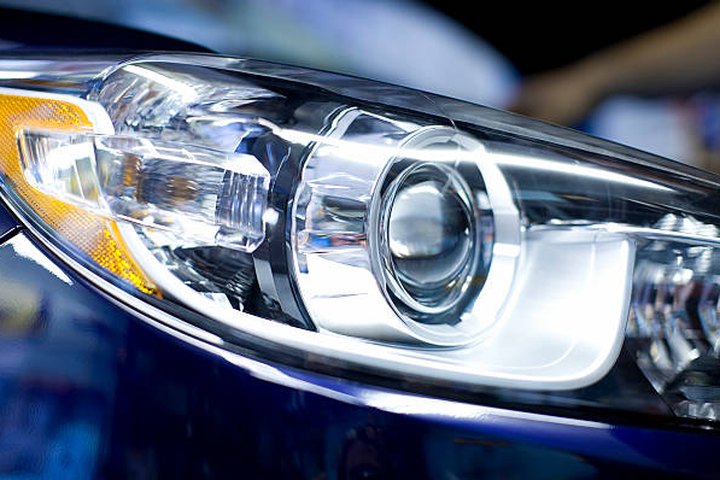 Automotive headlamp assembly, representative of automotive components cleaned by Unitech Shyre systems